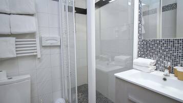 Literie de qualité supérieure, coffres-forts dans les chambres