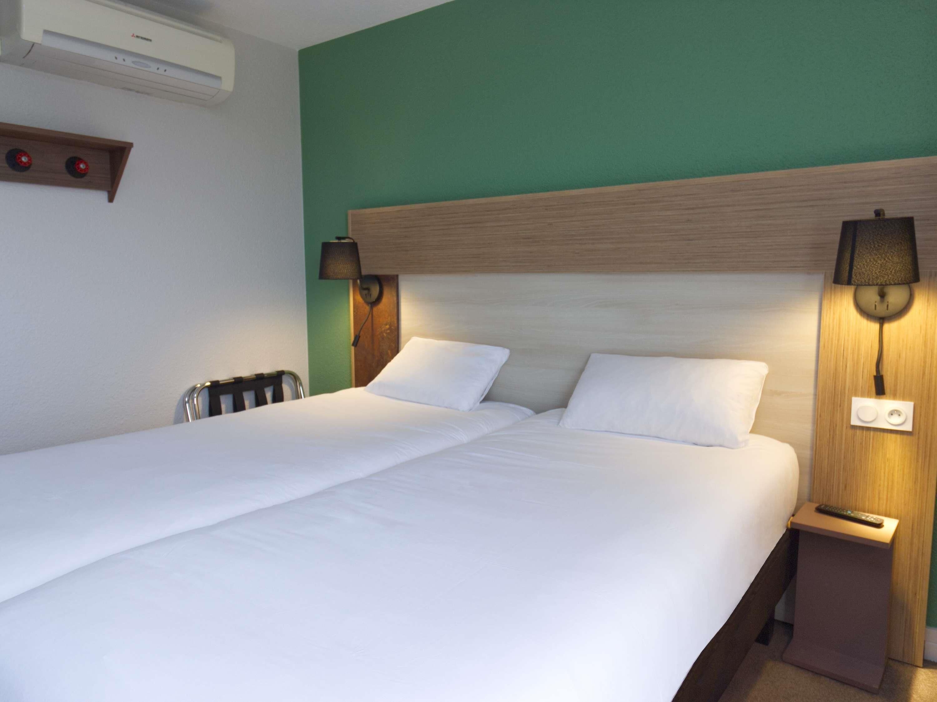 POP Standard Room, 2 Single Beds | Premium bedding, in-room safe, individually furnished, desk