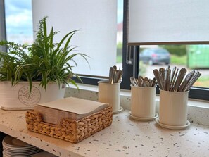 Desayuno buffet diario (EUR 11.90 por persona)