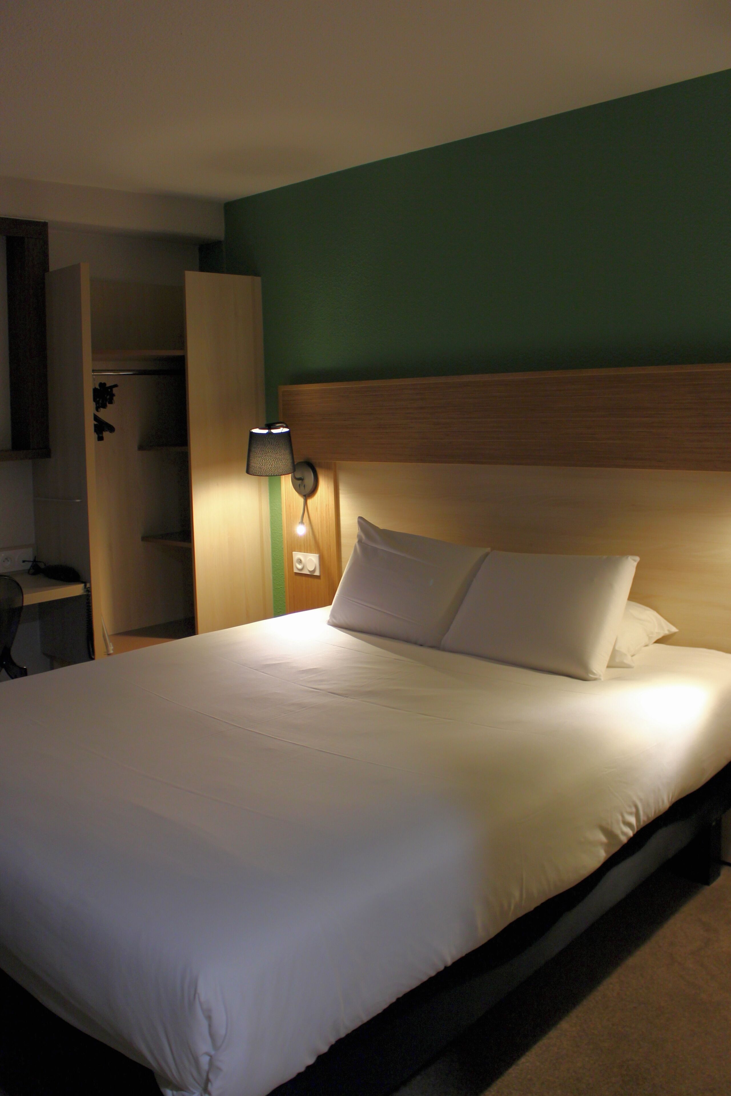 pop room, 1 double bed | premium bedding, in-room safe, individually furnished, desk