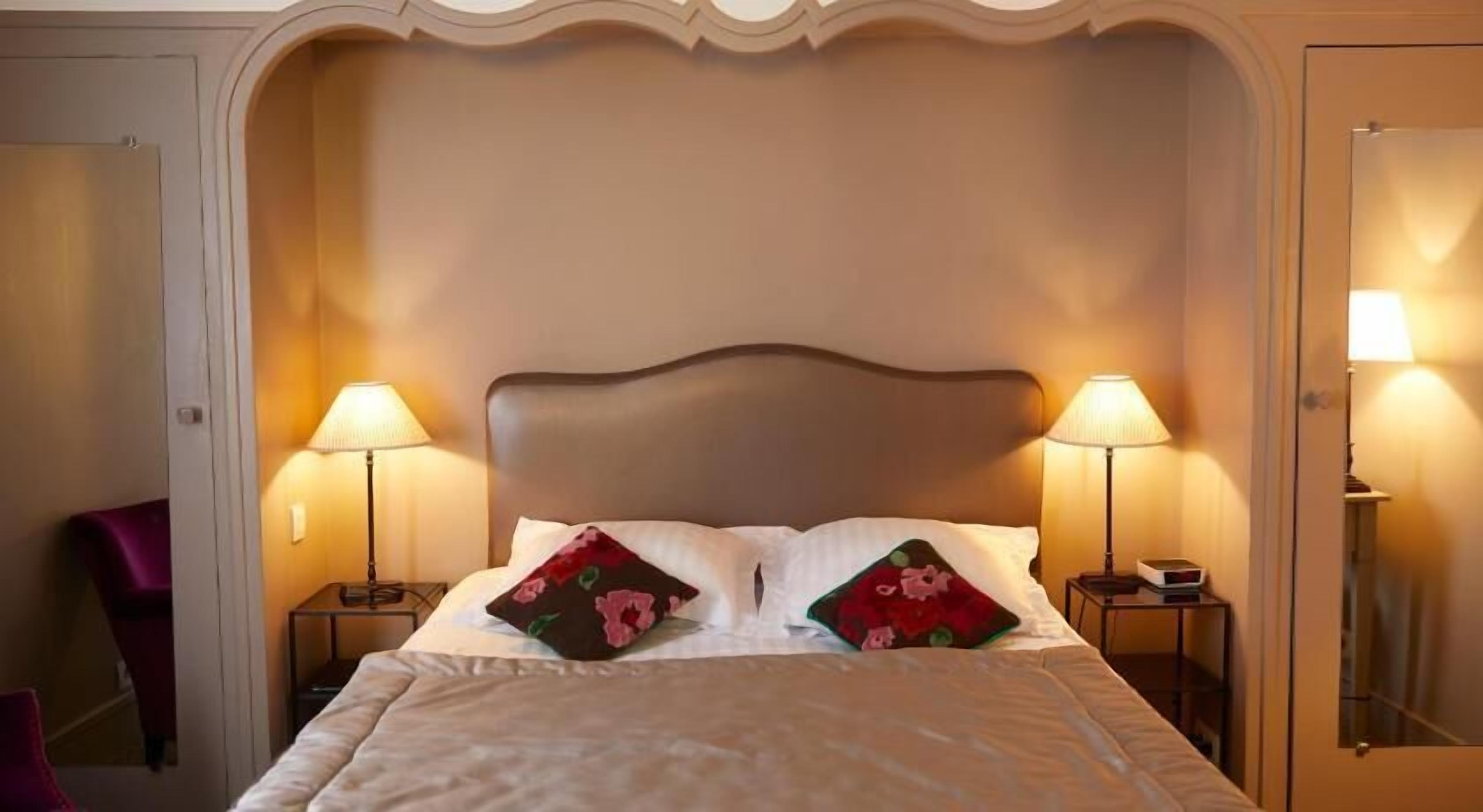 In-room safe, individually furnished, desk, soundproofing