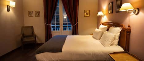 Minibar, in-room safe, desk, soundproofing