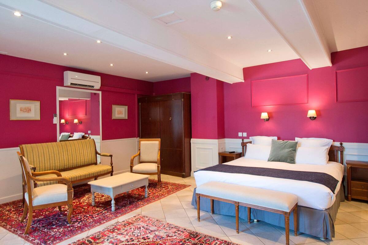 minibar, in-room safe, desk, soundproofing