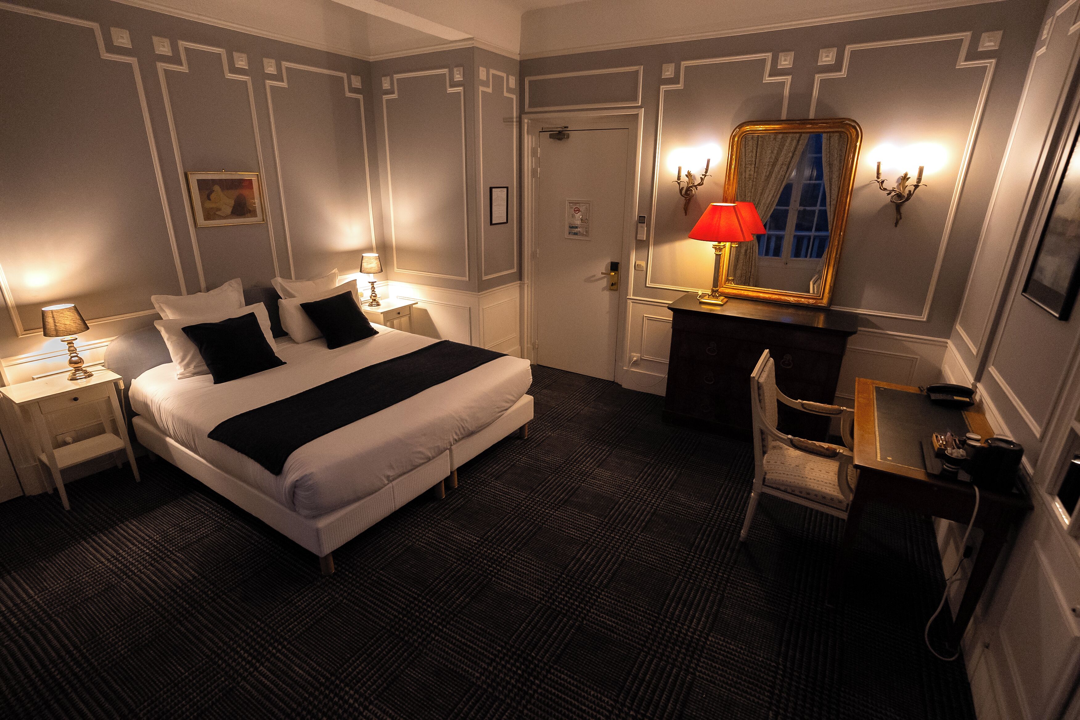 Zimmer | Minibar, Zimmersafe, Schreibtisch, schallisolierte Zimmer