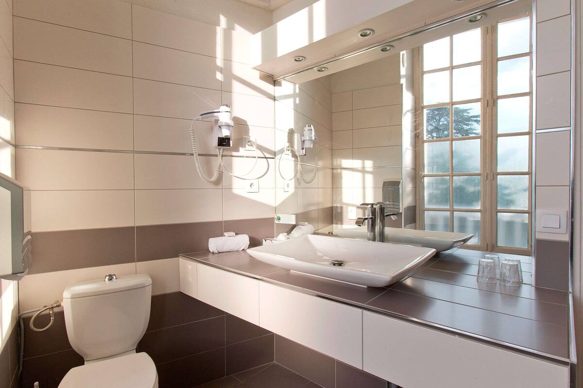 minibar, in-room safe, desk, soundproofing