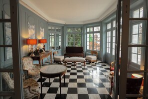 ロビー応接スペース