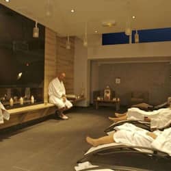 Sauna seca, banheira de hidromassagem, sauna a vapor, banho turco/hammam