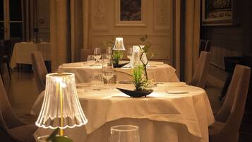 Lunsj og middag serveres