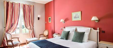 Minibar, in-room safe, desk, soundproofing