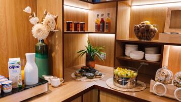Petit déjeuner buffet servi tous les jours en supplément