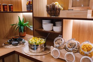 Daily buffet breakfast for a fee - Hôtel des Remparts (Lyon)
