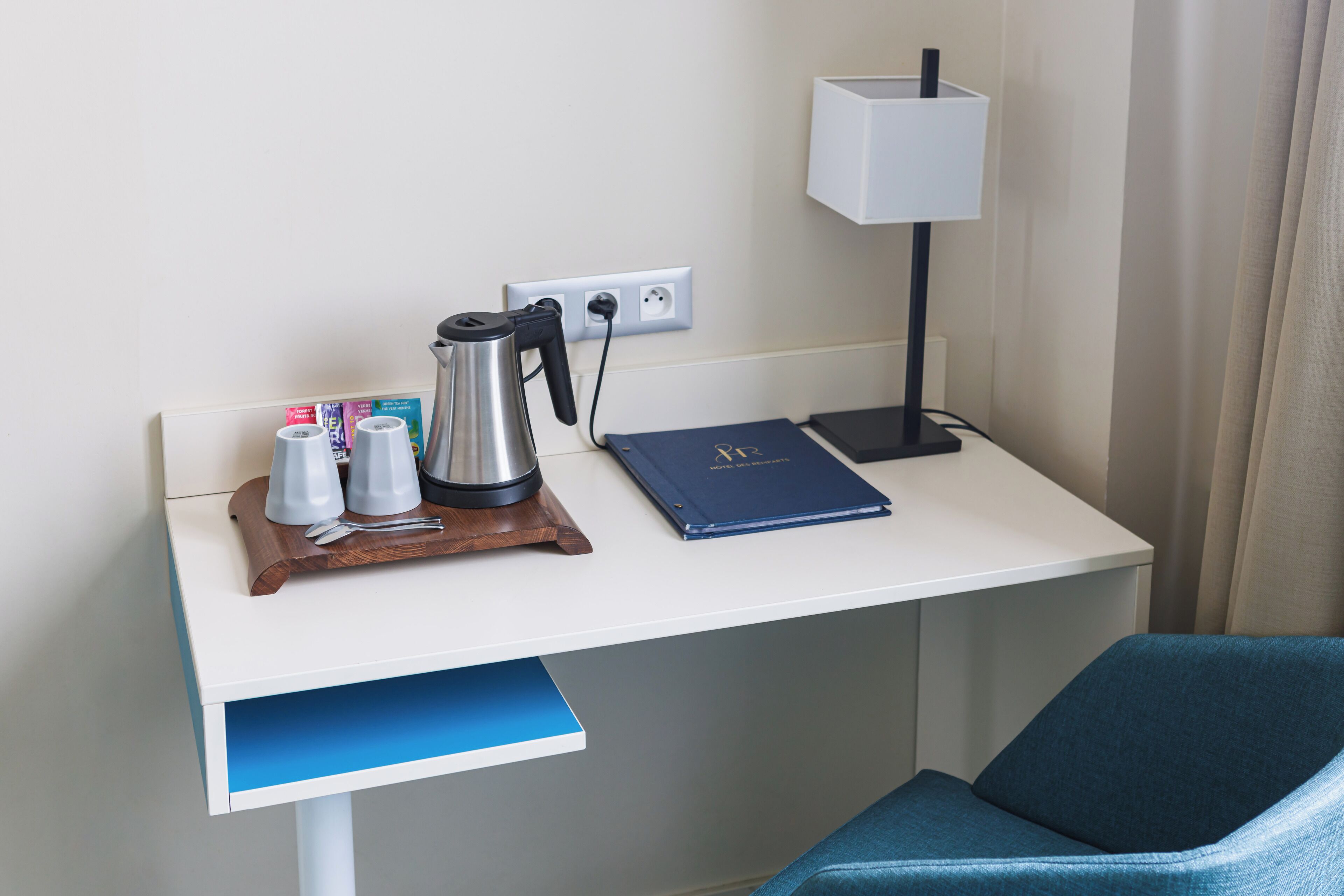 comfort double or twin room | desk, soundproofing, free wifi, bed sheets