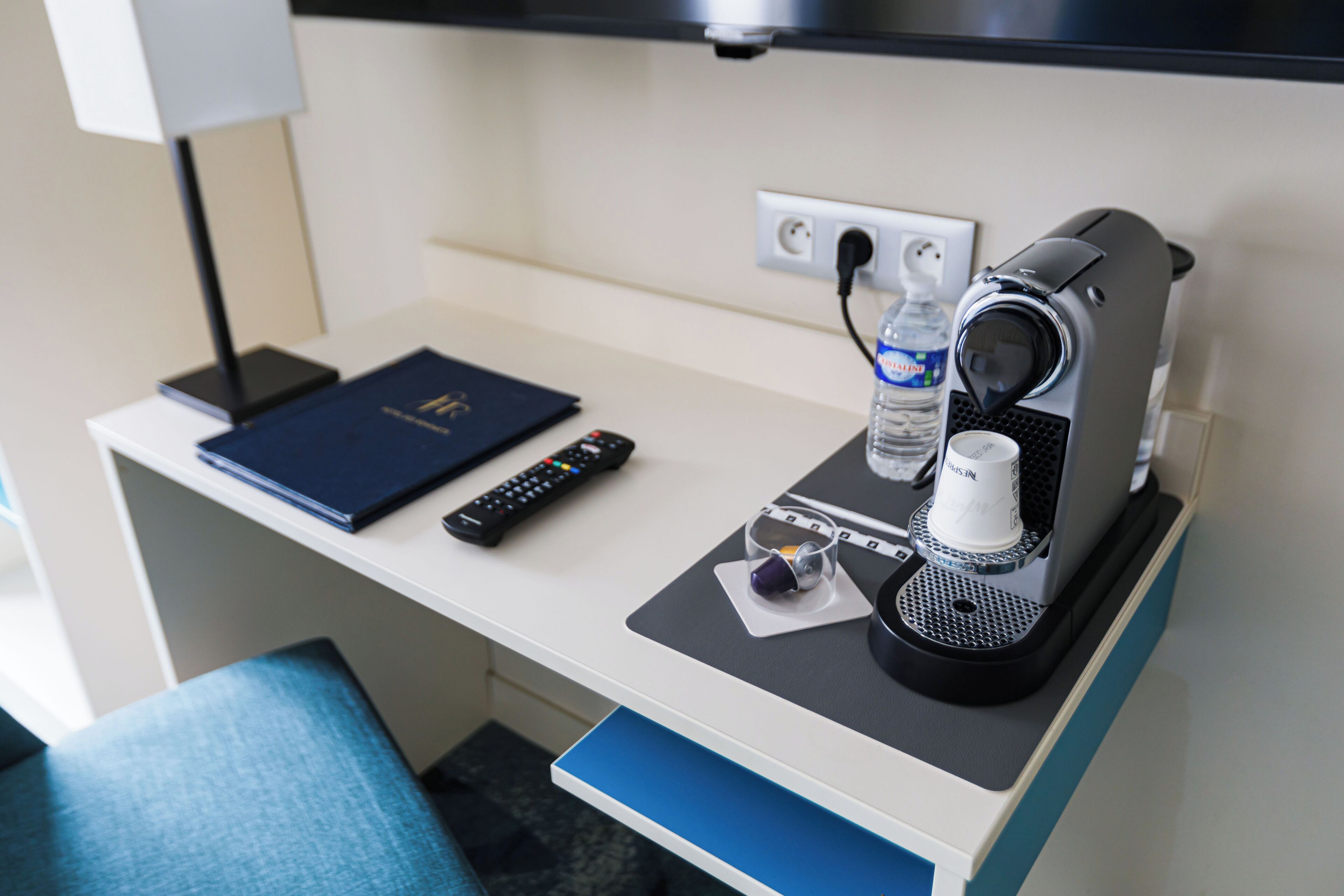 superior double or twin room | desk, soundproofing, free wifi, bed sheets