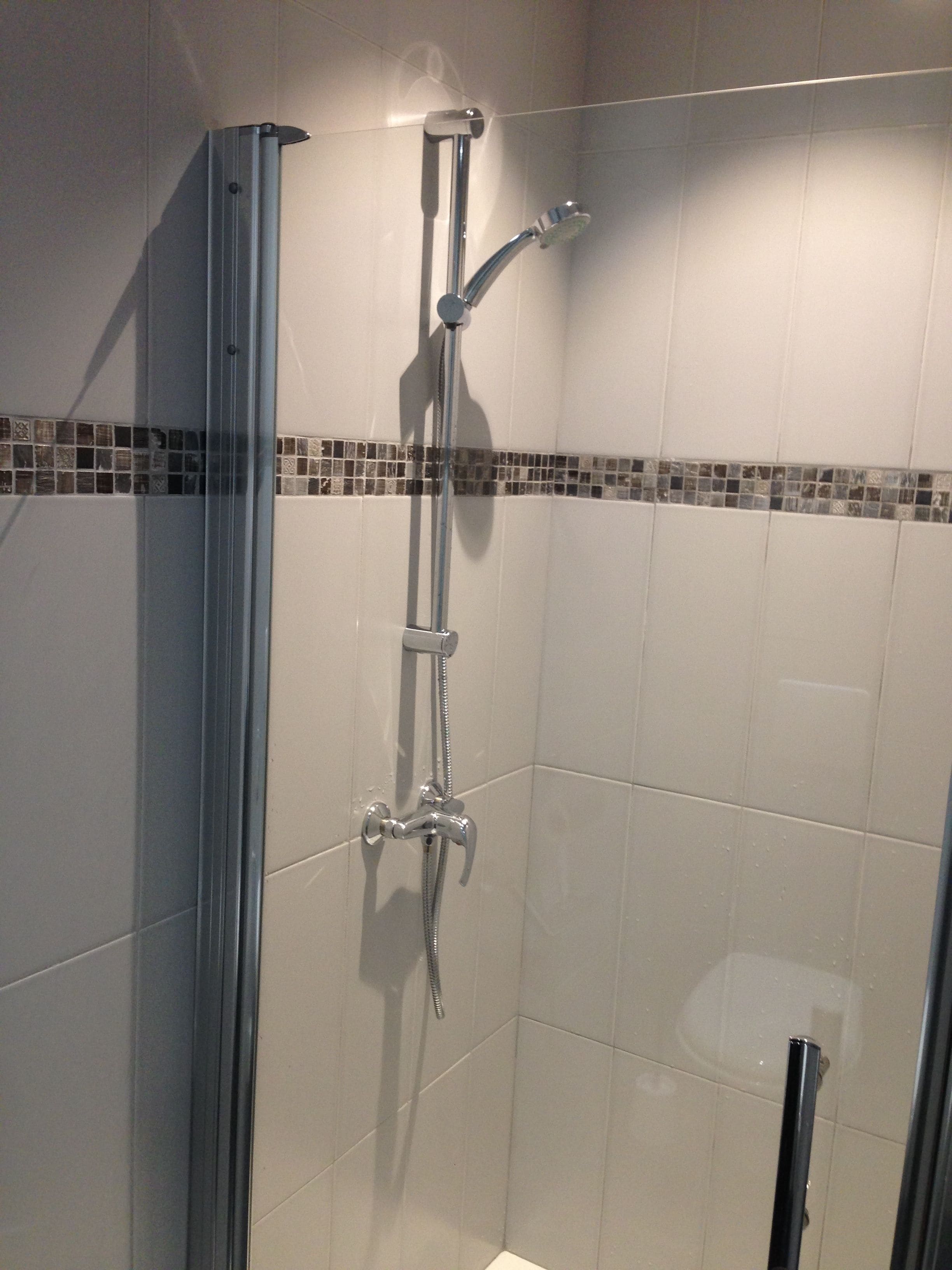 superior double room | bathroom shower
