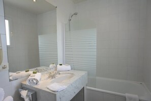 Hair dryer, towels - Le Gué du Holme (Saint-Quentin-sur-le-Homme)