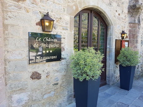 Façade de l’hébergement. Le Chateau de Bricquebec