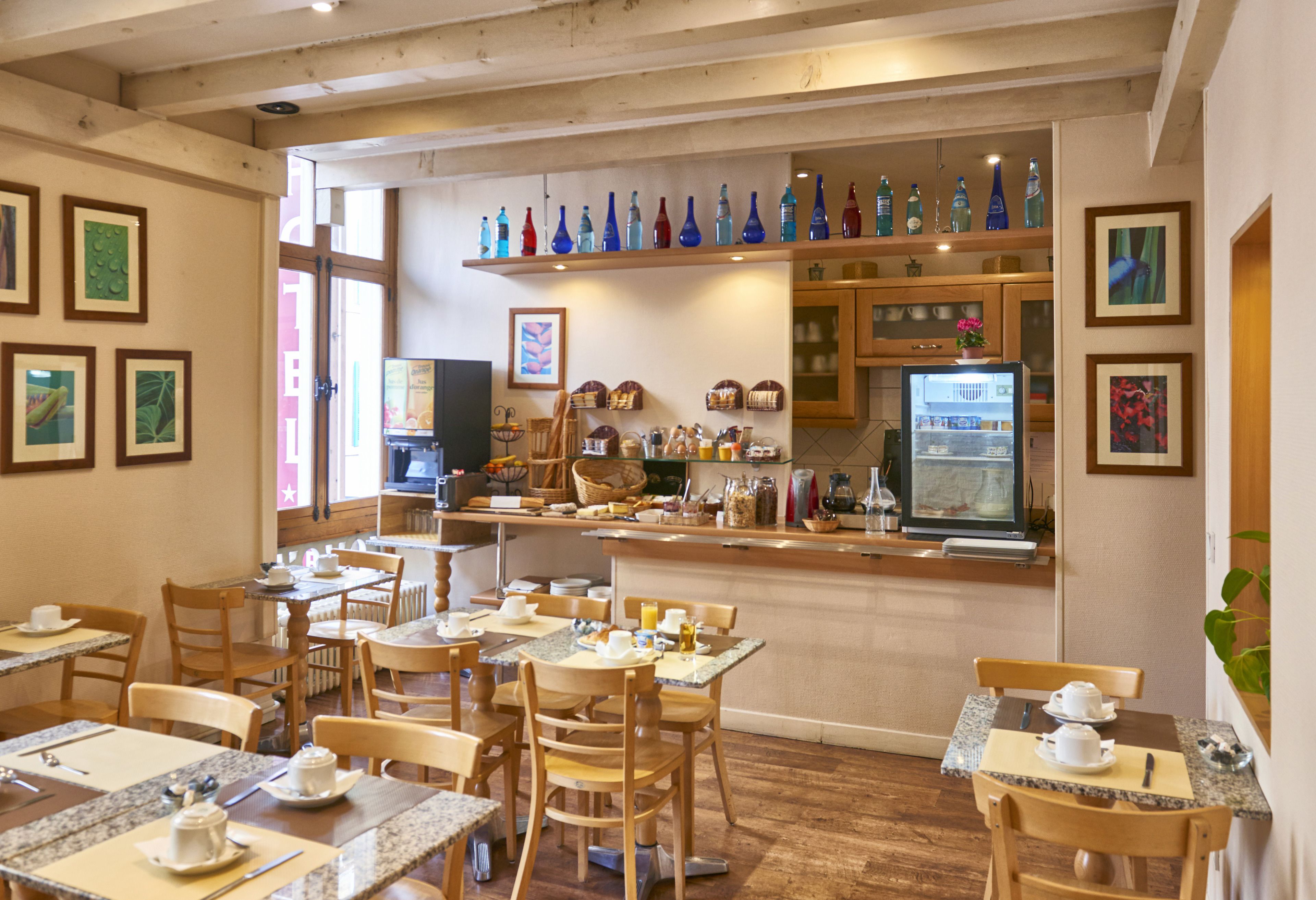 daily buffet breakfast (eur 11 per person)