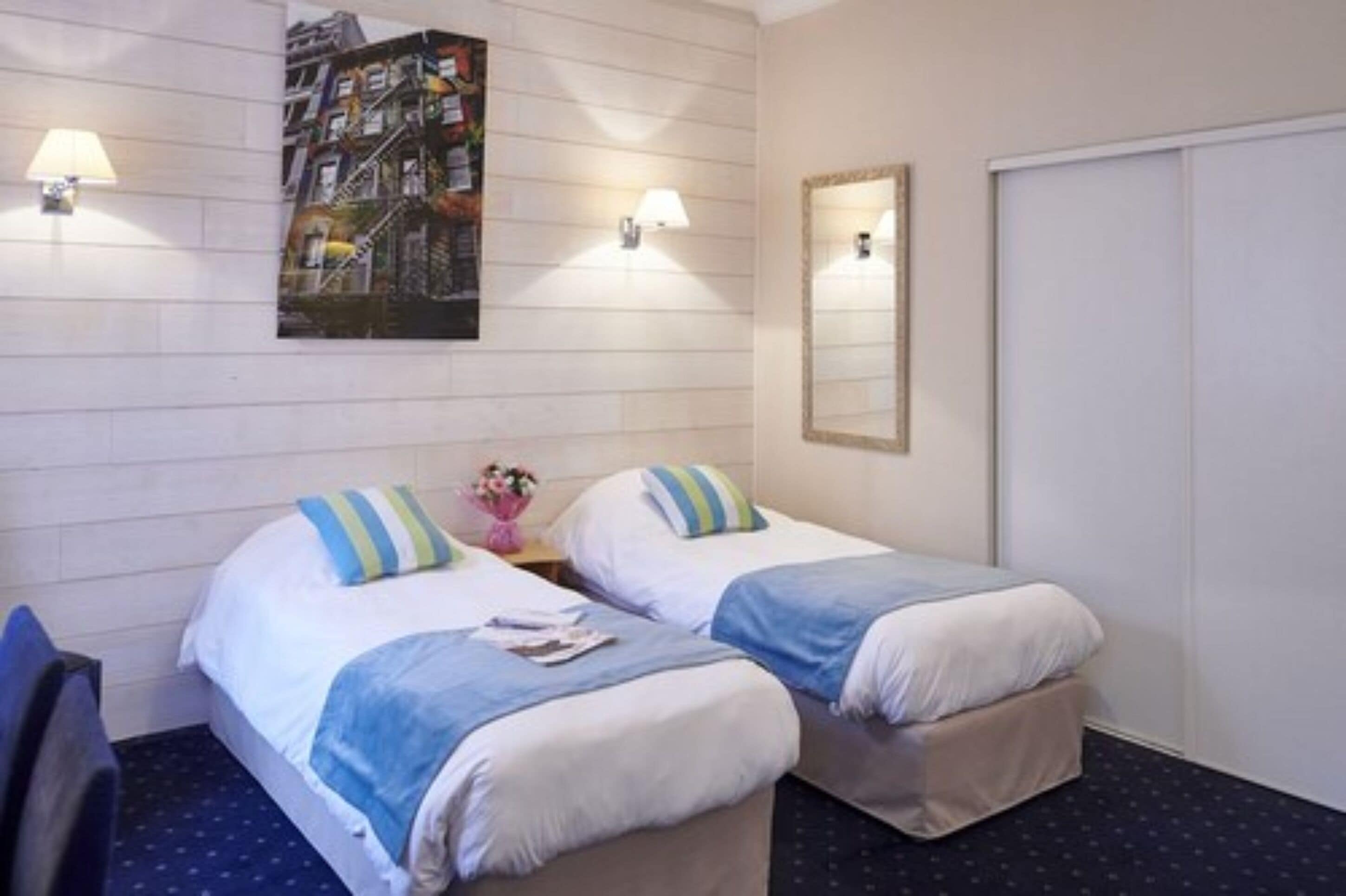 twin room | desk, soundproofing, iron/ironing board, free wifi