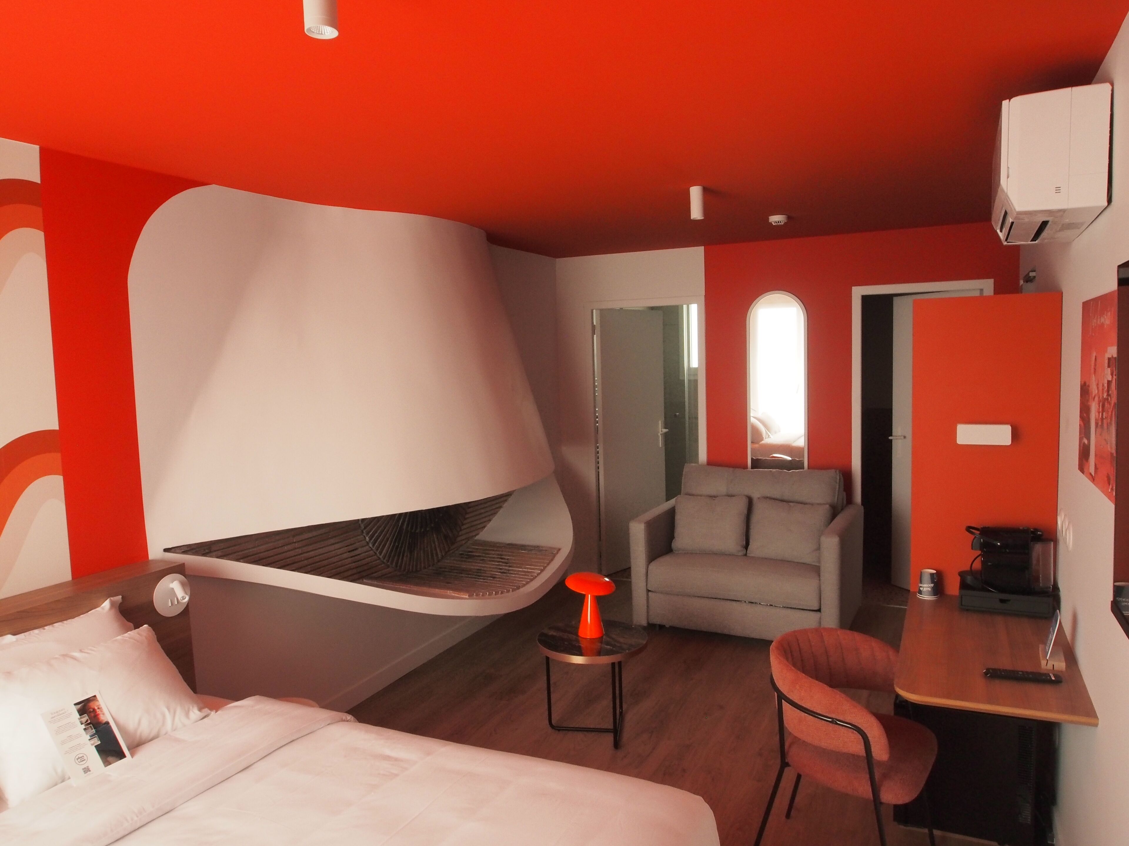 Superior Room, 1 Queen Bed with Sofa bed, Sea View | Desk, free WiFi, bed sheets