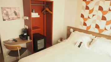 Standard Room, 1 Queen Bed