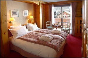 In-room safe, individually decorated, individually furnished, desk