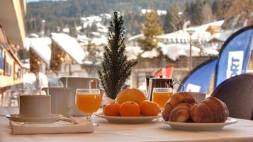 Petit déjeuner buffet servi tous les jours en supplément