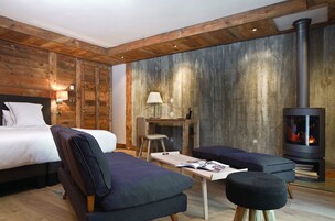 Duplex, em edifício anexo (Tapiaz 6 pers) | Cofres nos quartos, individualmente decorados