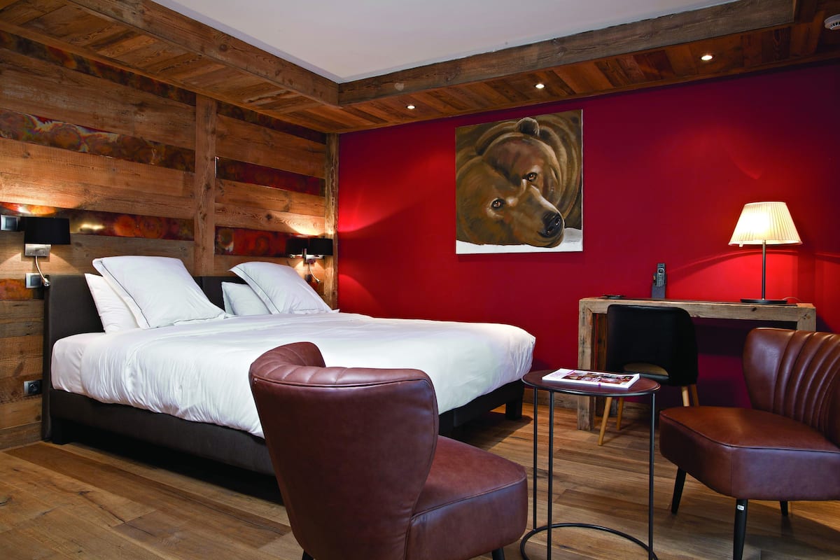 Family Suite, Annex Building (Tapiaz 4 pers) | In-room safe, individually decorated, individually furnished, desk