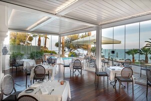 2 restaurantes, cocina local