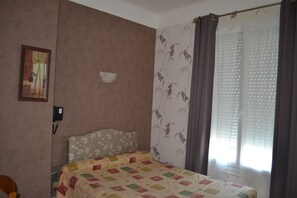Chambre Double | Coffres-forts dans les chambres, bureau, fer et planche à repasser