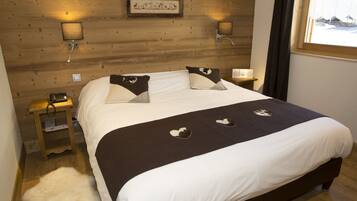 Colchones Select Comfort y caja de seguridad en la habitación