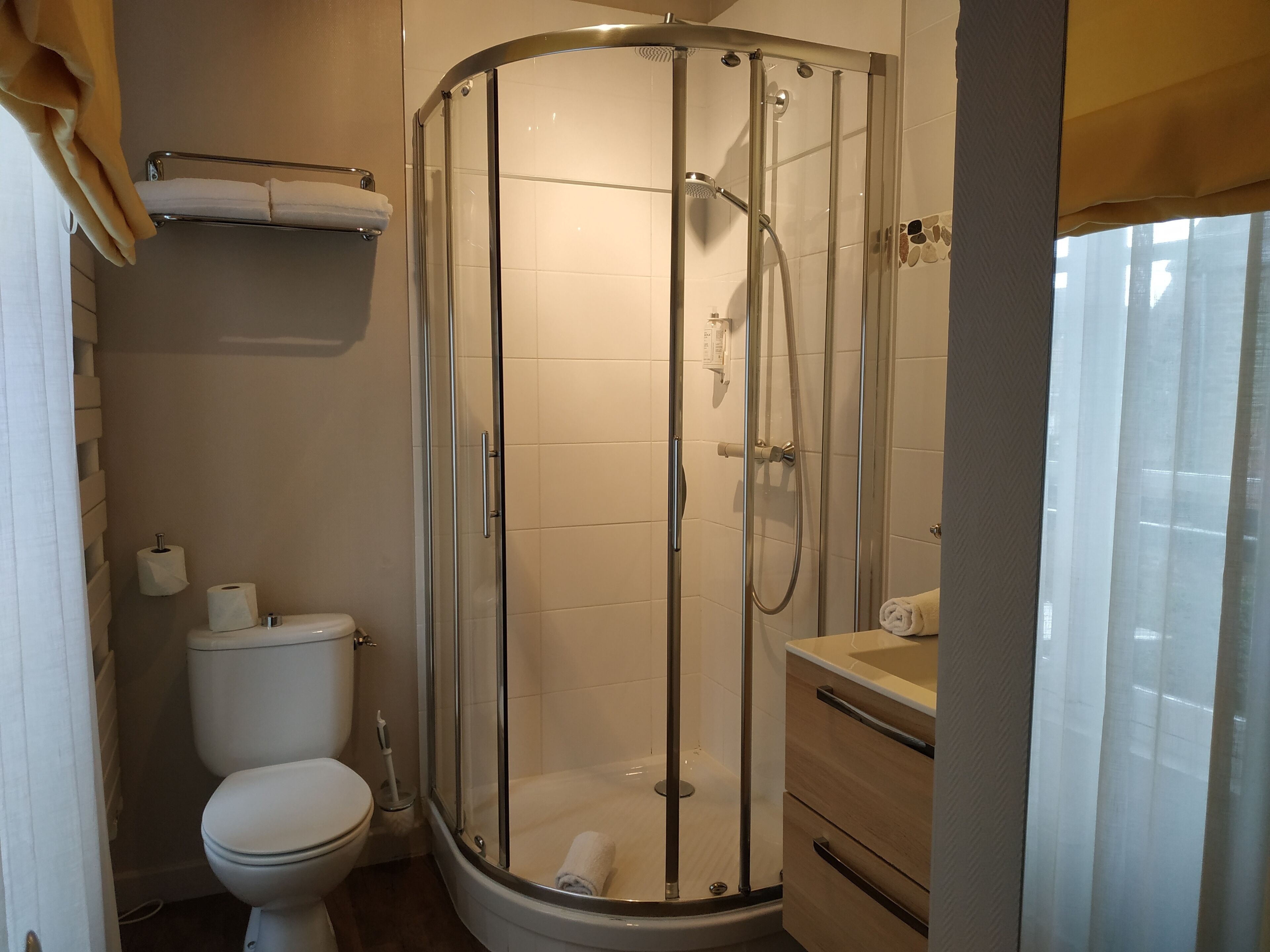 superior double room | bathroom | free toiletries, hair dryer, towels