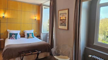 Double Room (Privilege) | Individually decorated, desk, soundproofing, free WiFi