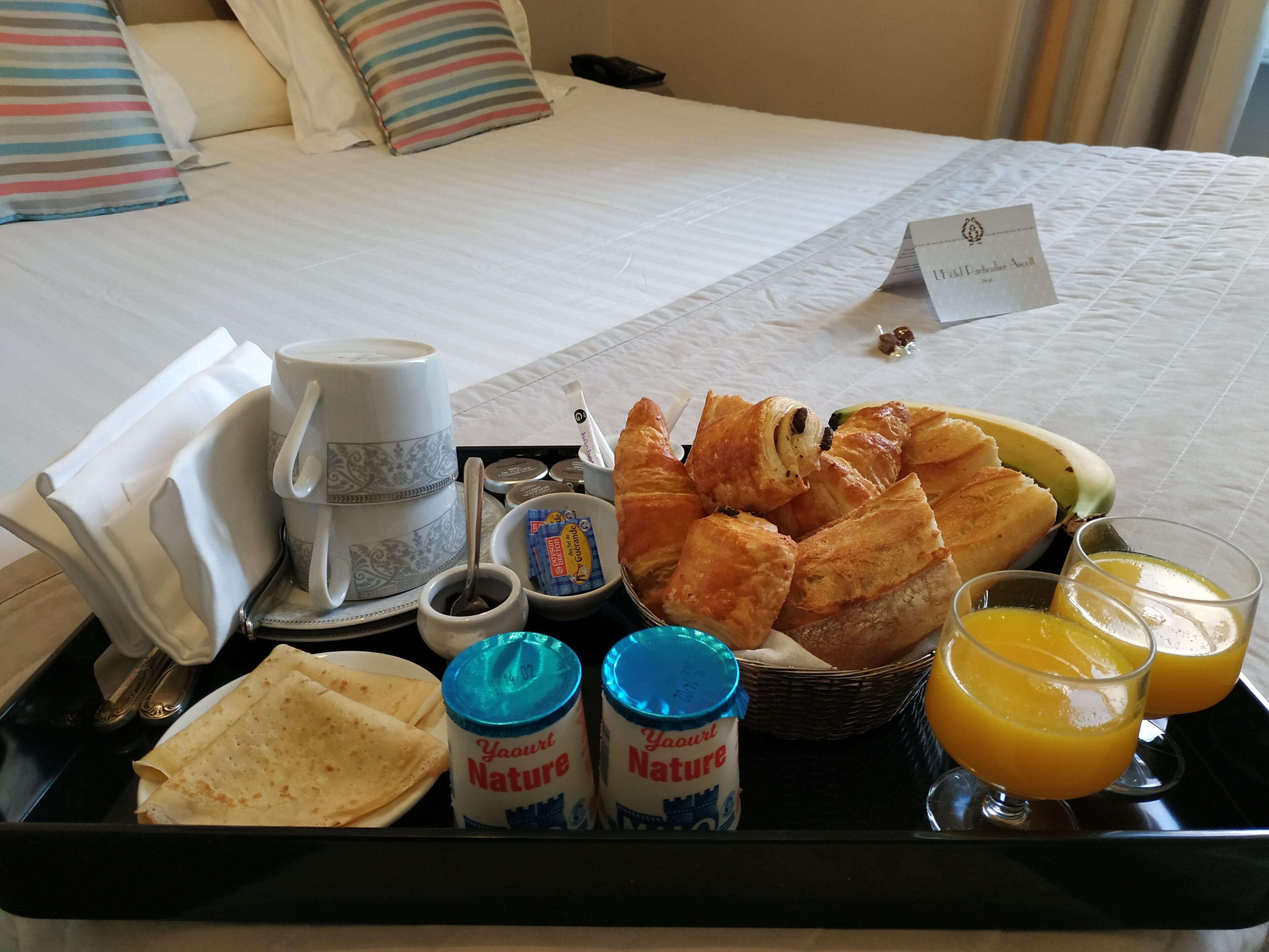 daily continental breakfast (eur 14 per person)