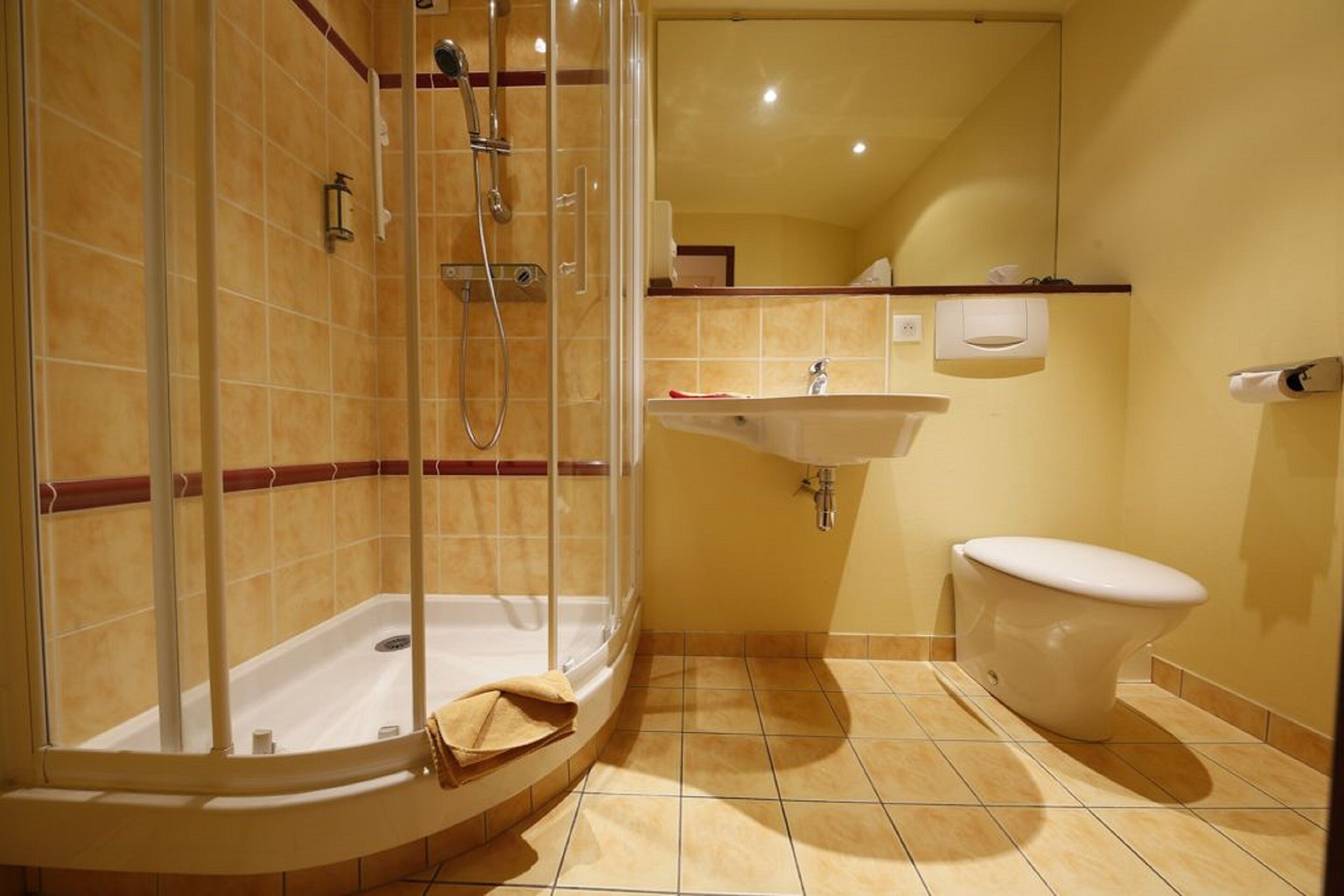 classic quadruple room, 1 bedroom | bathroom | free toiletries, towels