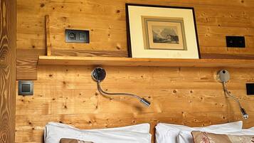 Chalet, 3 Schlafzimmer | Minibar, Schreibtisch, laptopgeeigneter Arbeitsplatz