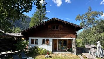 Chalet, 3 Schlafzimmer | Minibar, Schreibtisch, laptopgeeigneter Arbeitsplatz