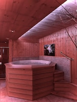 Turkish bath/hammam, manicures and pedicures