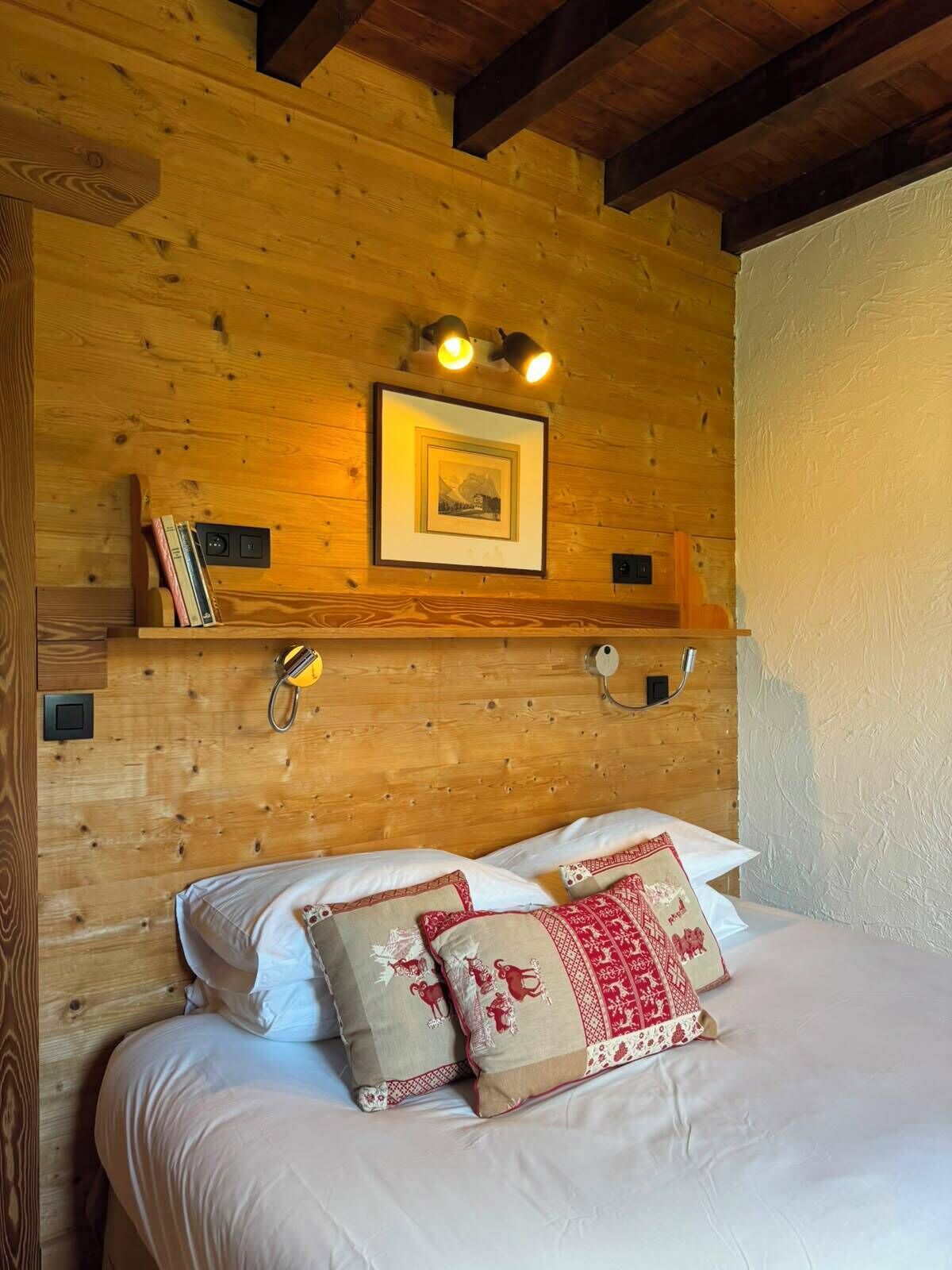 Chalet, 3 chambres | Aire de séjour | Téléviseur, livres