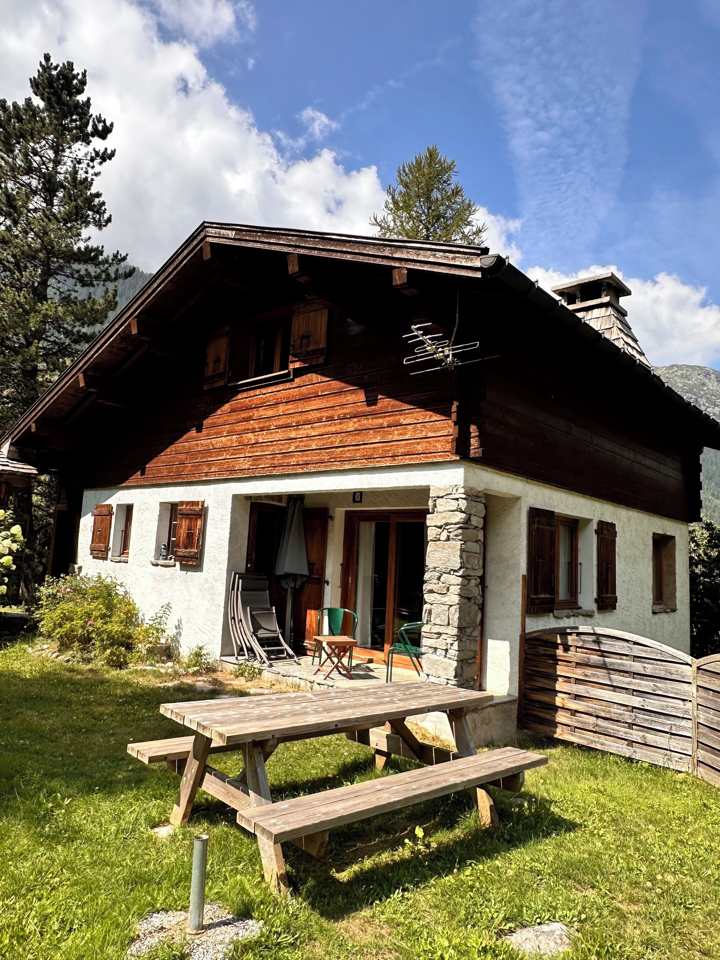 Chalet, 3 Bedrooms | Minibar, desk, laptop workspace, soundproofing