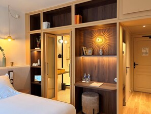 Prestige Room - Renovated | Premium bedding, minibar, in-room safe, individually decorated - Le Beau Rivage (Condrieu)