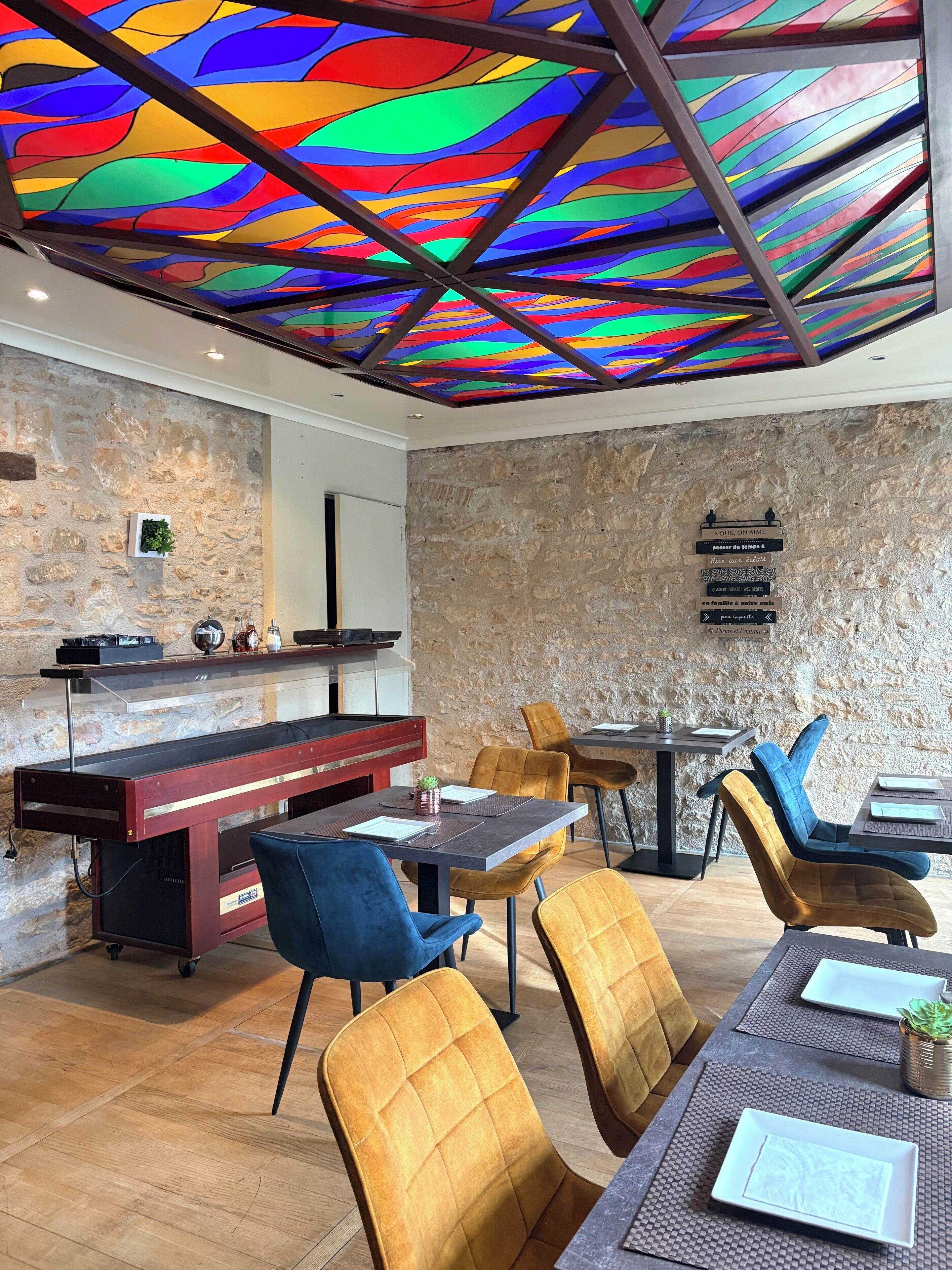 Daily buffet breakfast (EUR 11 per person)