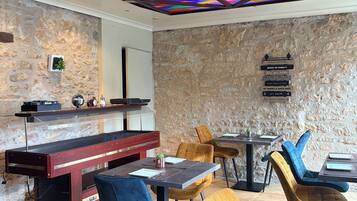 Daily buffet breakfast (EUR 11 per person)