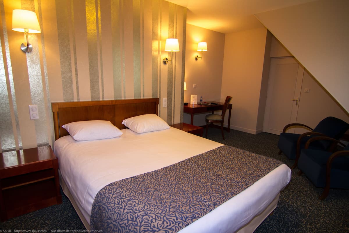 Individually furnished, desk, blackout curtains, soundproofing