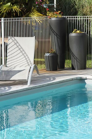 Außenpool, Liegestühle