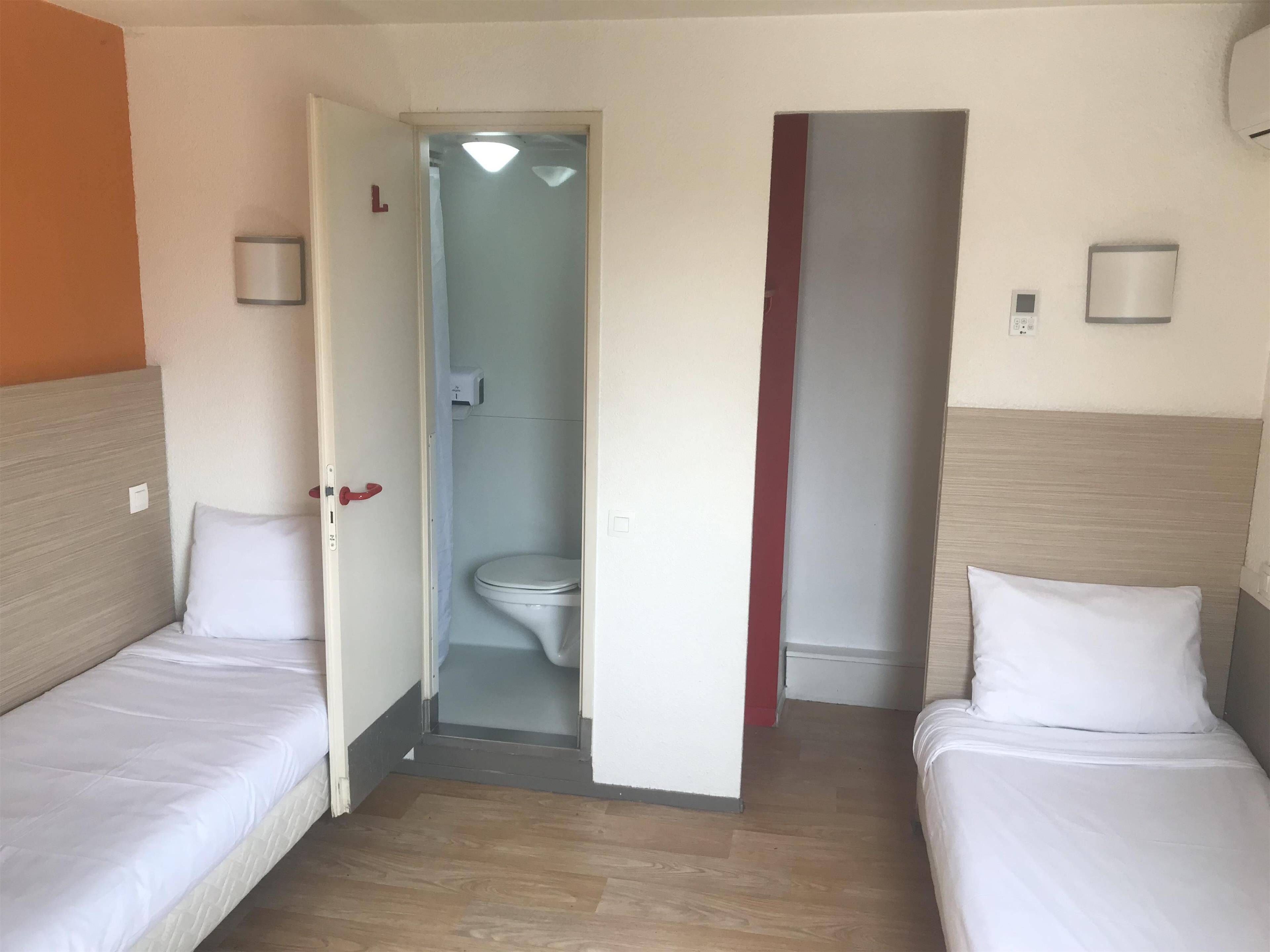 Foto - Premiere Classe Avignon Courtine Gare TGV