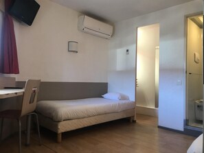Standard Room, 2 Katil Bujang (Single) | Pemandangan dari bilik