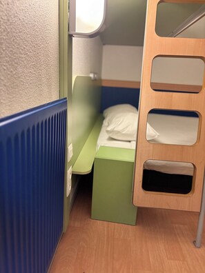 Desk, free cots/infant beds, free WiFi, bed sheets