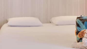 1 habitación, escritorio, cortinas blackout y insonorización