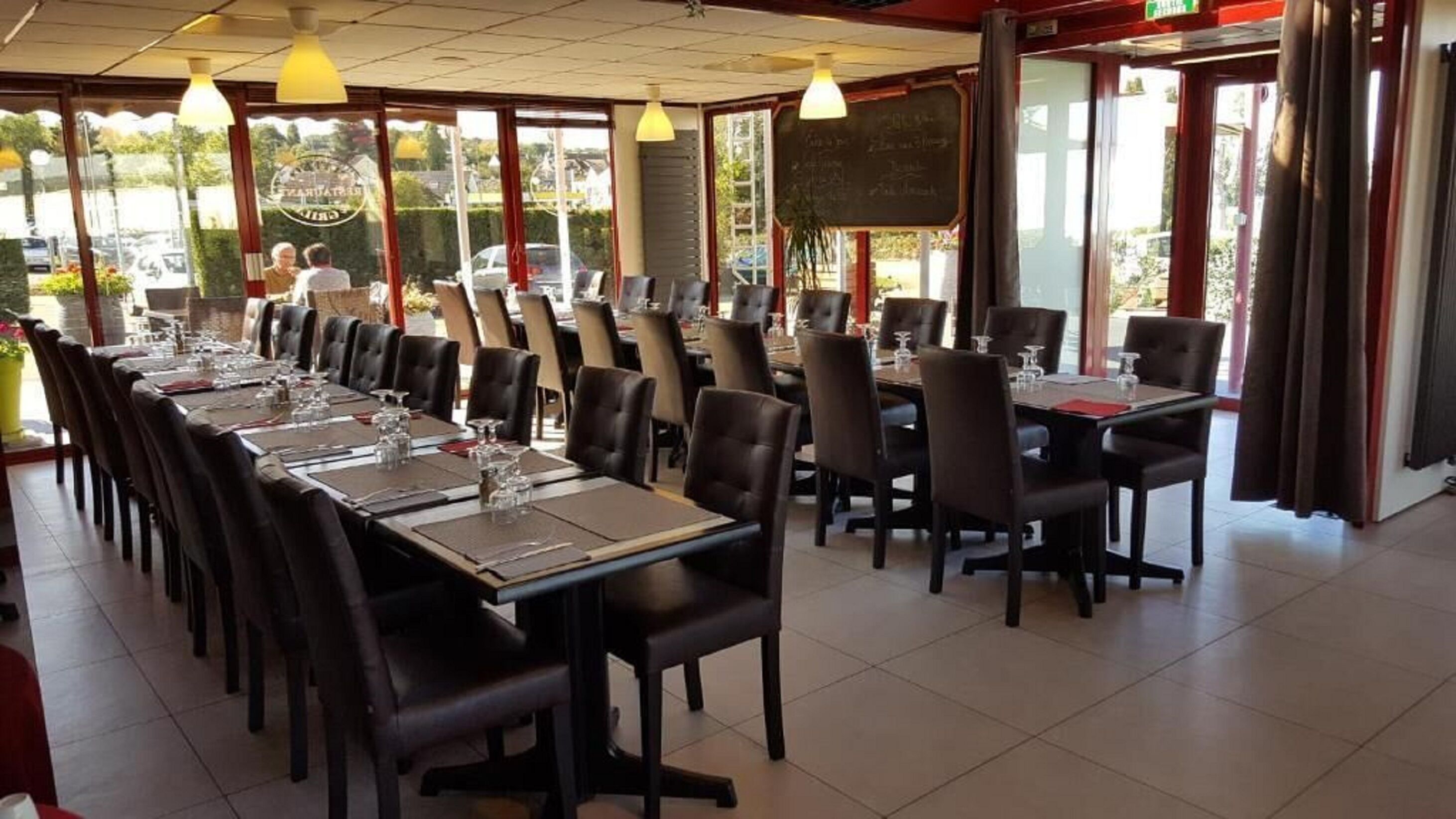 Lunch and dinner served